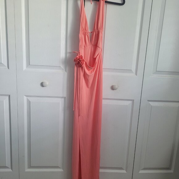Elegant Pink Halter Dress - Picture 5 of 5
